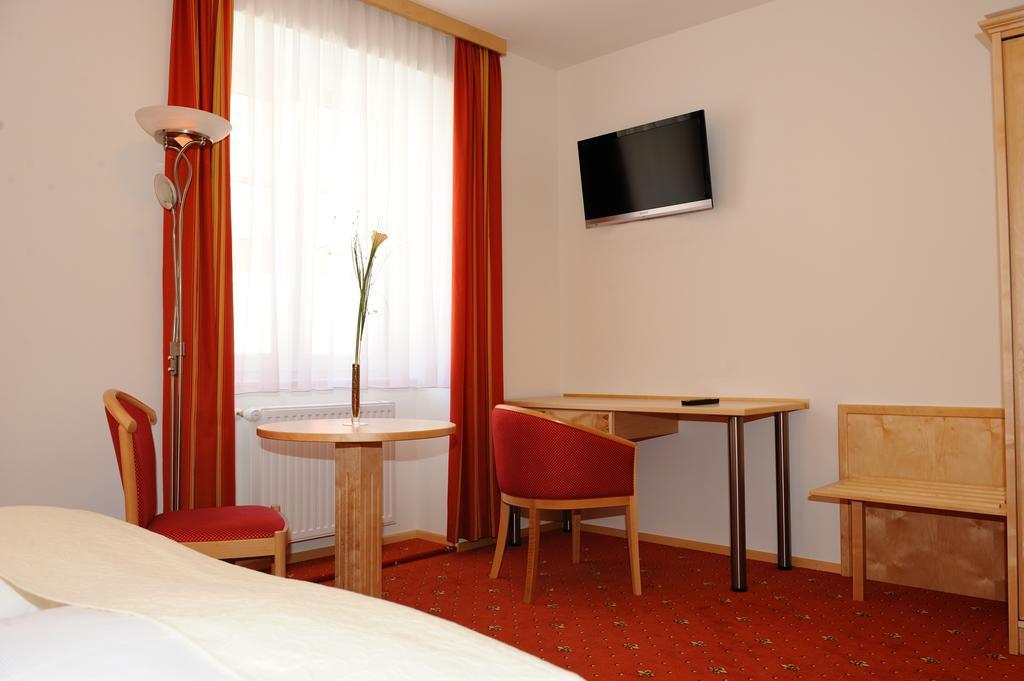 Hotel-Gasthof-Fleischerei - Zur Alten Post Schwanberg Rum bild